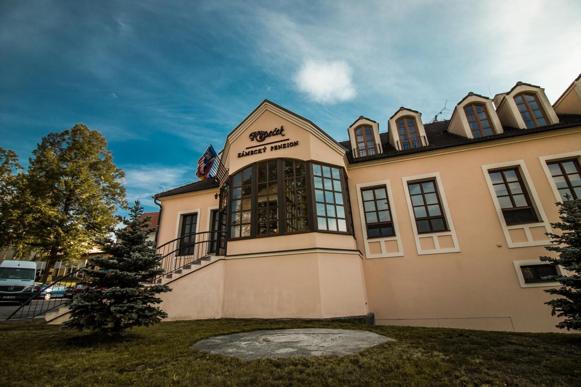 Zamecky Penzion Kopecek Rajec-Jestrebi Exterior photo